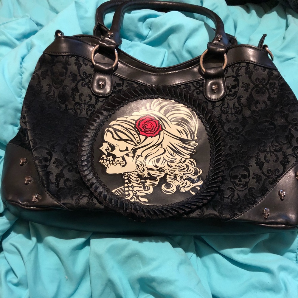 BANNED APPAREL DARK COLLECTION LARGE SKULL PURSE